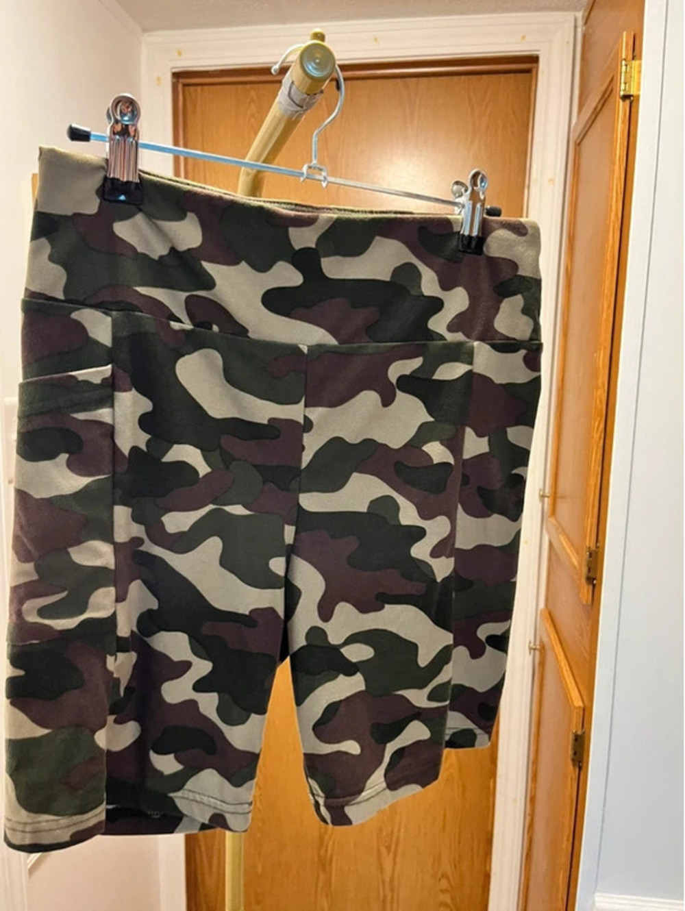 EUC No Boundaries Camo High-Rise Biker Shorts With Pockets S/M